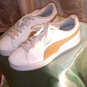 Puma Women's White and Tan Natural Fabric Sneakers